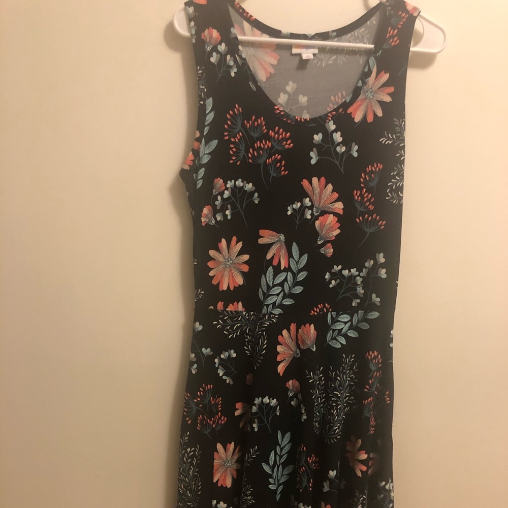 Medium slinky Nicki Lularoe